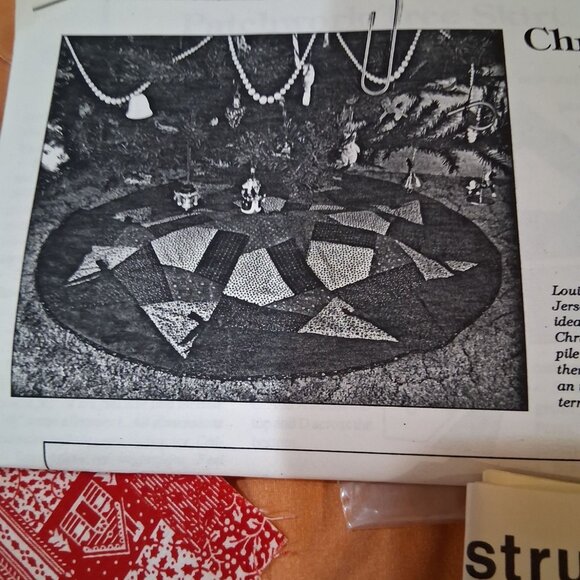 Vintage Handmade Christmas Quilt Tree Skirt Fabric Bundle Instructions Unfinishe - Picture 6 of 10